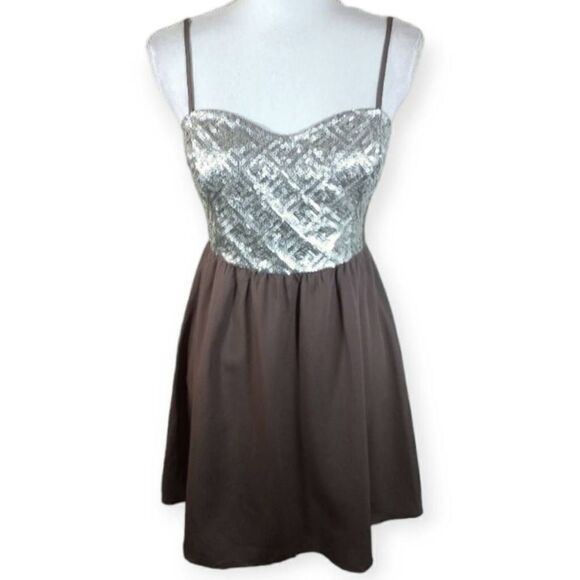H&M SEQUIN SILVER & GRAY DRESS SZ.10 EUC. - Picture 1 of 6